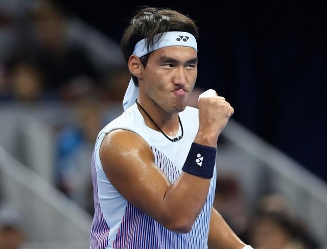 开云体育-Ning迎来十二赛季出色发挥，瑞士队观众热烈欢呼！