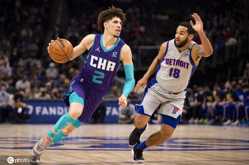 开云体育-夏洛特黄蜂内部会议纪要流出：今晨战术微调，NBA季后赛使命明确，控场能力受关注的简单介绍