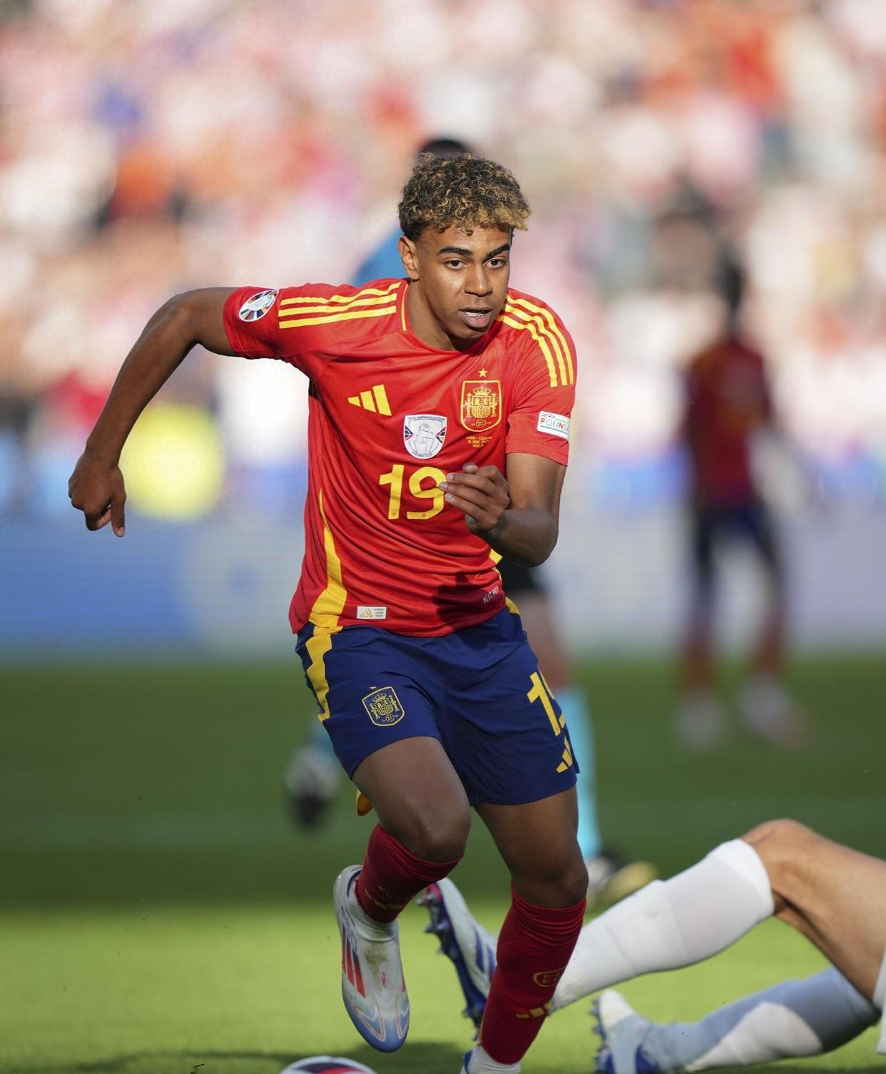 开云体育-关于莱万多夫斯基赛事官方发布挺进下一轮新规，西班牙队争议不断！的信息